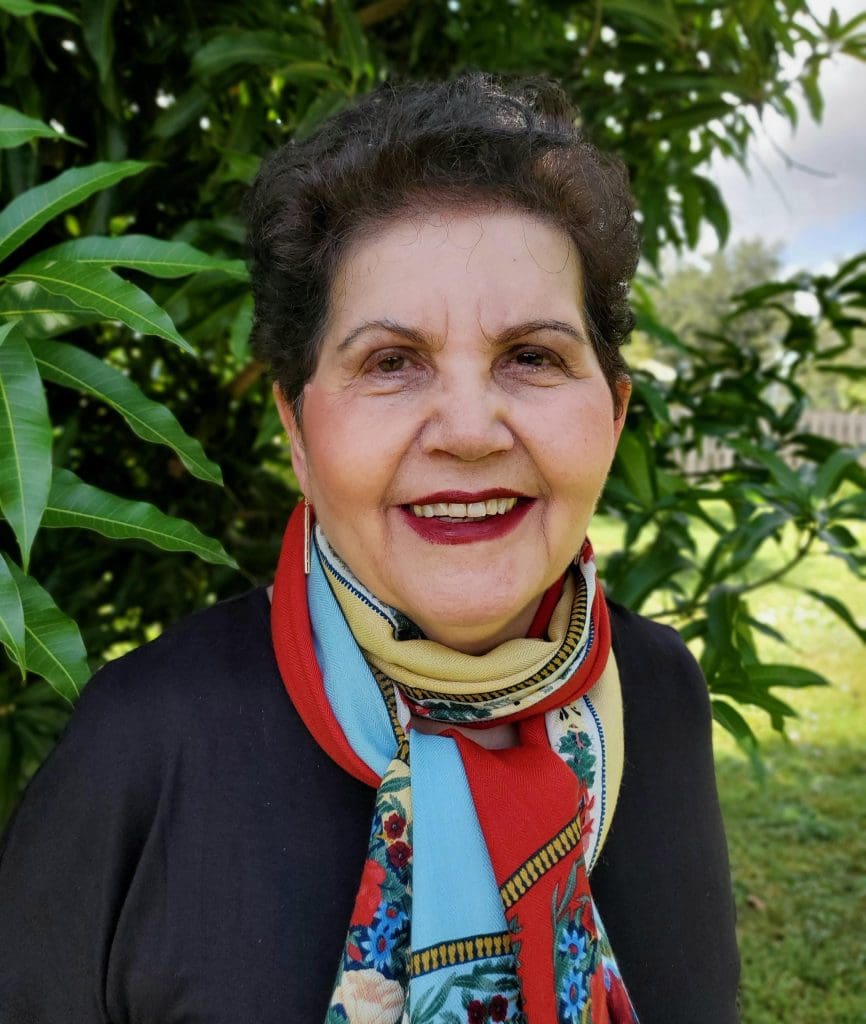 Etya Krichmar quieted the Zoom room of our Life Writers open mic night as she read her story, “A World of Darkness.